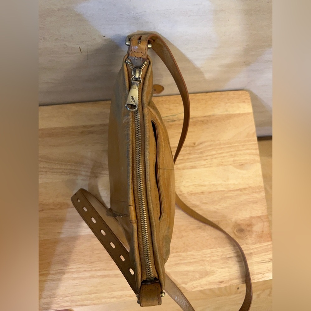 Hobo Drifter, a leather crossbody bag vintage-style smooth leather - Picture 5 of 16